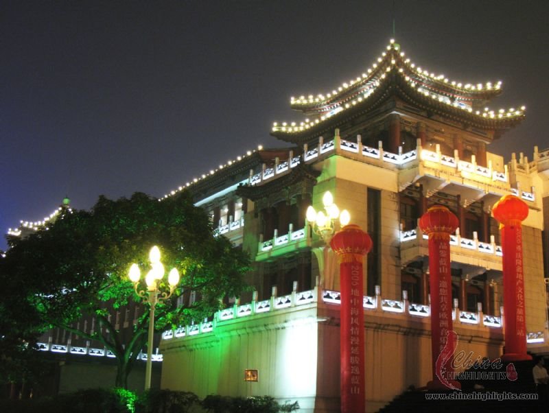 Sights of the Renmin Square during daytime are beautiful,they're also charming at night.